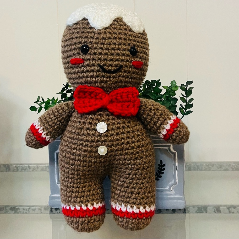 Crocheted Gingerbread with Icing